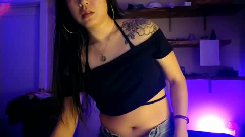 Snapshot of cherrycam777 chatting on November 19, 2025, 2:33 am Miss Cherry online show from November 19, 2025, 2:33 am