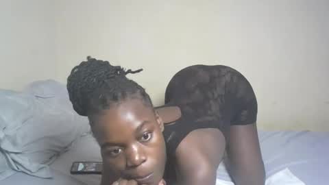 Snapshot of cherrye_bonny2 chatting on June 19, 2026, 11:25 am Cherry online show from June 19, 2026, 11:25 am