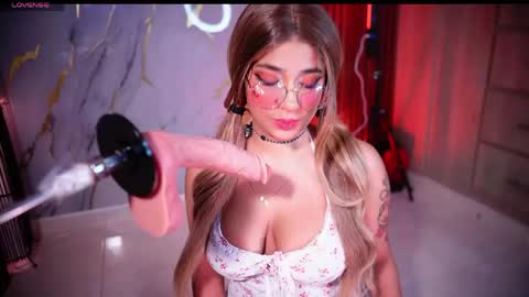 Snapshot of cherrygh_ chatting on April 17, 2026, 3:53 am Cherry online show from April 17, 2026, 3:53 am