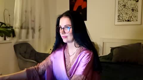 Kira online show from June 10, 2026, 8:41 pm