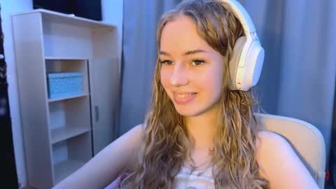 Evie online show from November 4, 2025, 11:20 am