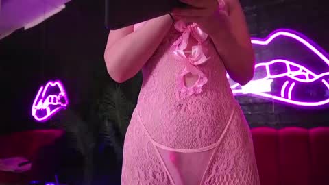 cherrysinn online show from April 16, 2026, 9:39 pm