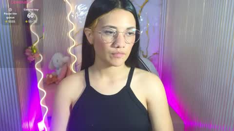 Snapshot of chiara_tay chatting on April 15, 2026, 7:43 pm Chiara online show from April 15, 2026, 7:43 pm