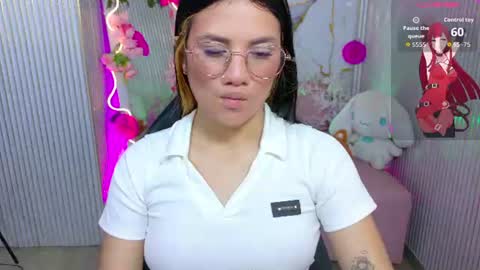 Snapshot of chiara_tay chatting on June 25, 2026, 11:37 am Chiara online show from June 25, 2026, 11:37 am