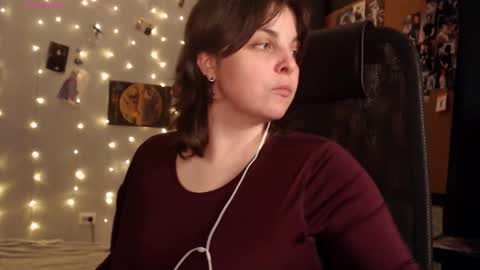 Saya online show from October 28, 2025, 10:01 pm