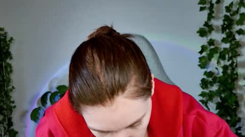 Snapshot of chillsnail_bro chatting on March 5, 2026, 9:05 am Bella online show from March 5, 2026, 9:05 am