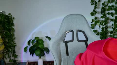 Snapshot of chillsnail_bro chatting on March 6, 2026, 5:15 am Bella online show from March 6, 2026, 5:15 am