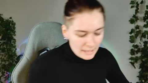 Snapshot of chillsnail_bro chatting on March 17, 2026, 9:12 am Bella online show from March 17, 2026, 9:12 am