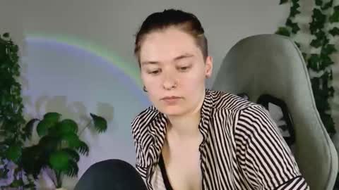 Snapshot of chillsnail_bro chatting on March 27, 2026, 8:26 am Bella online show from March 27, 2026, 8:26 am