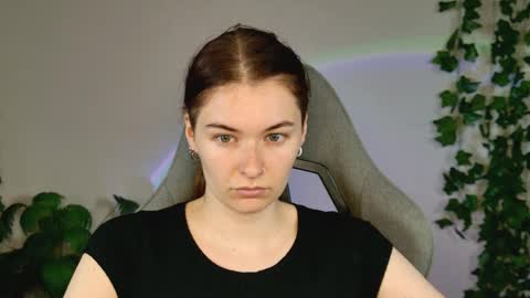 Snapshot of chillsnail_bro chatting on April 9, 2026, 9:04 am Bella online show from April 9, 2026, 9:04 am