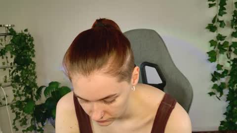 Snapshot of chillsnail_bro chatting on April 15, 2026, 9:05 am Bella online show from April 15, 2026, 9:05 am