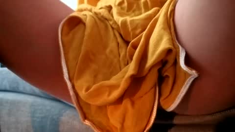 Snapshot of chillwithcamii chatting on July 15, 2026, 11:04 am yoursensualparadise online show from July 15, 2026, 11:04 am