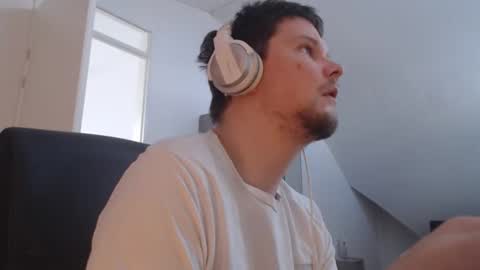 chillzonecam online show from September 12, 2025, 3:56 pm