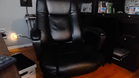 Snapshot of chiphoneman chatting on January 15, 2025, 11:21 am chiphoneman online show from January 15, 2025, 11:21 am