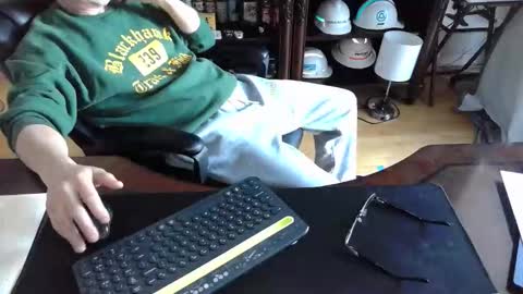 Snapshot of chiphoneman chatting on March 9, 2026, 4:00 pm chiphoneman online show from March 9, 2026, 4:00 pm