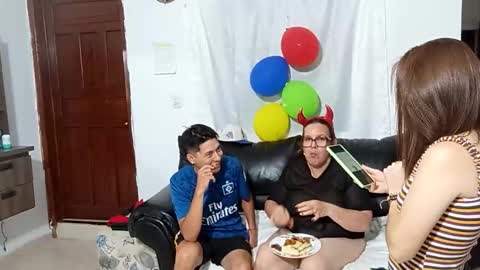 chiquitahot69 online show from December 16, 2025, 12:48 am