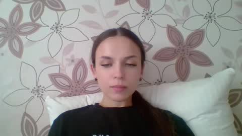 Snapshot of chloe45673 chatting on June 1, 2026, 9:33 am chloe45673 online show from June 1, 2026, 9:33 am