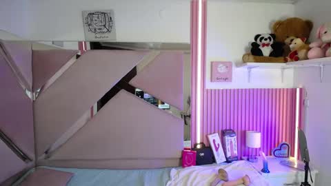 Snapshot of chloe__jones_ chatting on June 8, 2026, 12:27 pm Chloe online show from June 8, 2026, 12:27 pm