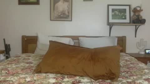 Snapshot of chloe_and_dic chatting on February 10, 2025, 5:03 am chloe and dic online show from February 10, 2025, 5:03 am