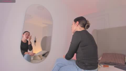 Chloe online show from November 29, 2025, 10:29 am