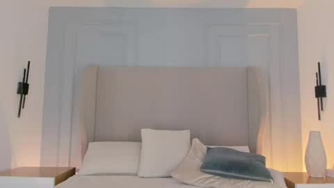 Chloe online show from May 1, 2026, 2:10 pm