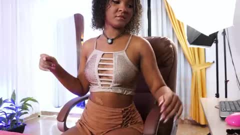 Snapshot of chloe_harriss chatting on April 29, 2026, 12:09 pm Chloe online show from April 29, 2026, 12:09 pm