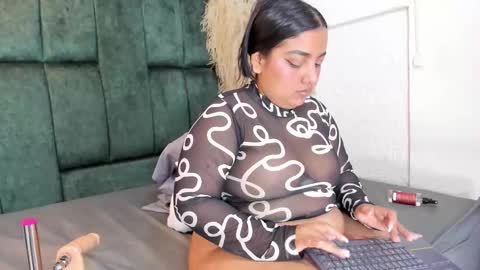 Chloe online show from February 14, 2026, 6:48 pm