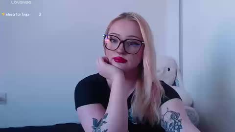 Snapshot of chloe_levine chatting on September 12, 2025, 9:15 pm Chloe Levine online show from September 12, 2025, 9:15 pm