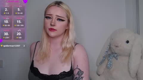 Snapshot of chloe_levine chatting on September 17, 2025, 3:19 am Chloe Levine online show from September 17, 2025, 3:19 am