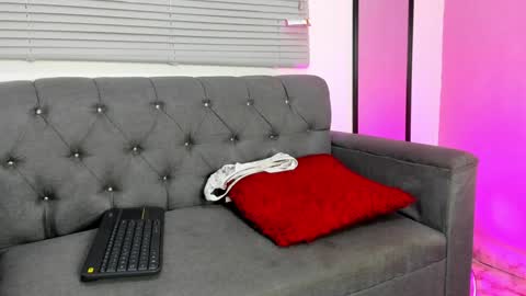 chloe online show from January 10, 2025, 4:41 pm