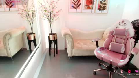 Chloe  online show from May 14, 2026, 12:01 pm