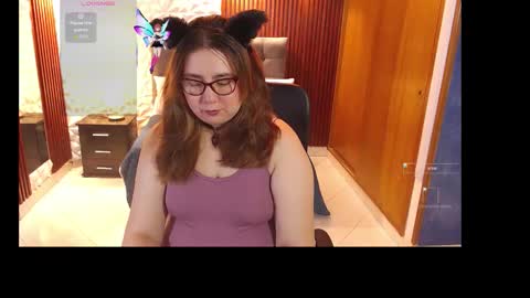 chloe_prg online show from September 9, 2025, 5:07 am