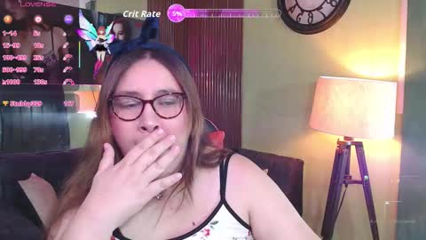 chloe_prg online show from September 18, 2025, 6:04 am