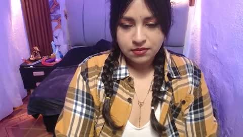 chloe_smith5 online show from November 20, 2025, 2:39 pm