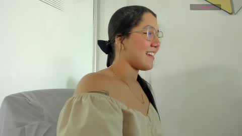 Snapshot of chloe_thomsoon chatting on May 7, 2026, 8:47 pm chloe_thomsoon online show from May 7, 2026, 8:47 pm