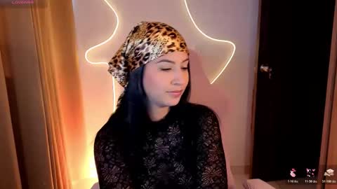 Chloe online show from December 18, 2025, 2:23 pm
