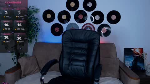 Snapshot of chloecristal chatting on February 8, 2025, 10:19 pm Ask me online show from February 8, 2025, 10:19 pm