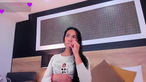 Chloe  online show from March 24, 2026, 12:32 pm