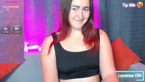 Snapshot of chloee_brookss chatting on December 5, 2024, 1:17 pm Chloee online show from December 5, 2024, 1:17 pm