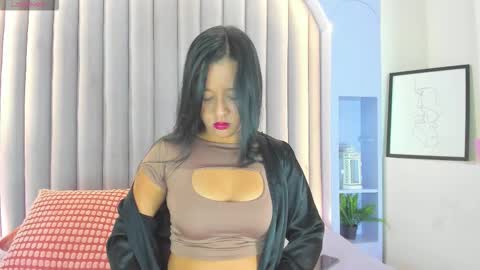 C H L O E  online show from February 10, 2026, 11:36 am