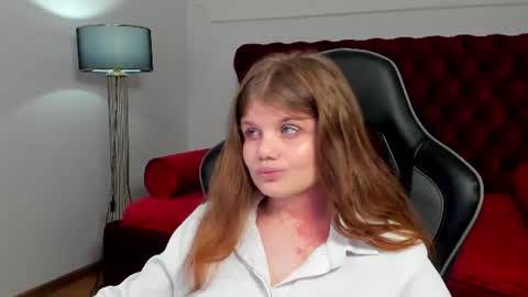 ChloeHalses online show from July 9, 2026, 5:28 pm