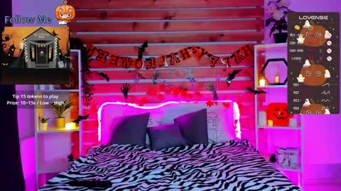 Snapshot of chloejenyss chatting on October 25, 2025, 1:35 am Chloe online show from October 25, 2025, 1:35 am