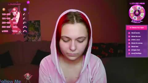 Snapshot of chloejenyss chatting on November 24, 2025, 1:11 pm Chloe online show from November 24, 2025, 1:11 pm