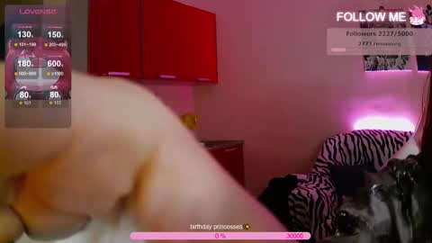 Chloe online show from February 11, 2026, 7:19 pm