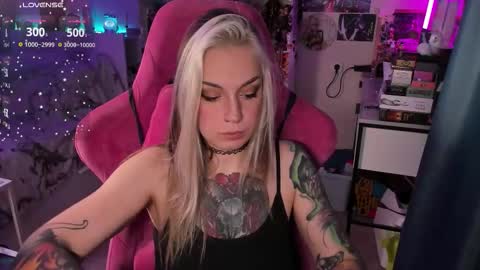 Snapshot of chloekohaku chatting on December 19, 2025, 6:42 am ChloeKohaku online show from December 19, 2025, 6:42 am