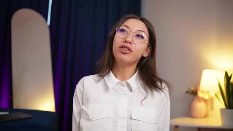 Snapshot of chloemin_ chatting on November 15, 2025, 7:05 am chloemin_ online show from November 15, 2025, 7:05 am