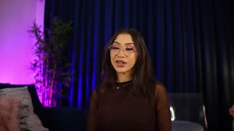 Snapshot of chloemin_ chatting on November 20, 2025, 5:29 am chloemin_ online show from November 20, 2025, 5:29 am