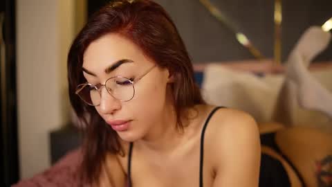 Snapshot of chloemin_ chatting on March 11, 2026, 8:42 am chloemin_ online show from March 11, 2026, 8:42 am