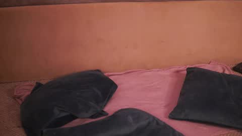 Chlo online show from March 22, 2026, 5:44 am