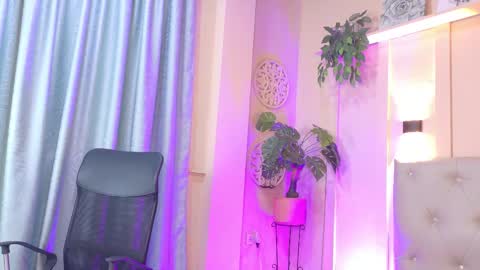 Snapshot of chloerossee chatting on November 28, 2025, 1:30 am Chloe rosse online show from November 28, 2025, 1:30 am